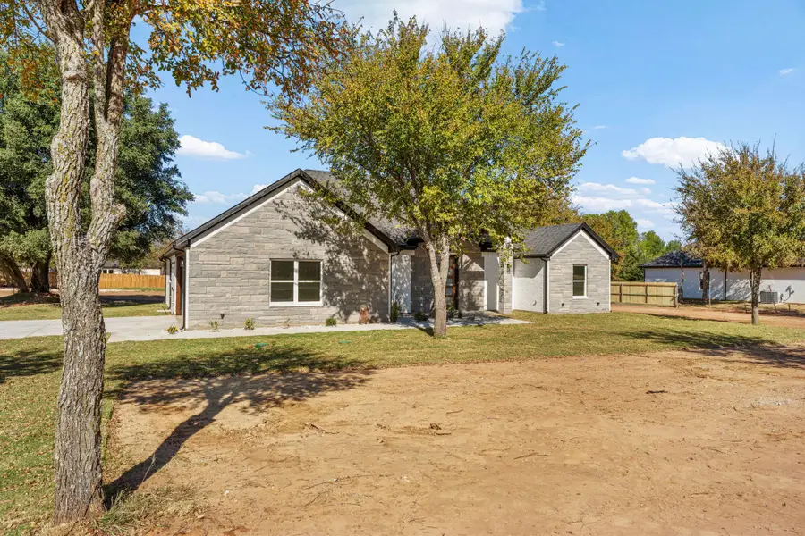 1508 Ports O Call Court, Granbury, TX 76048 - Image #2