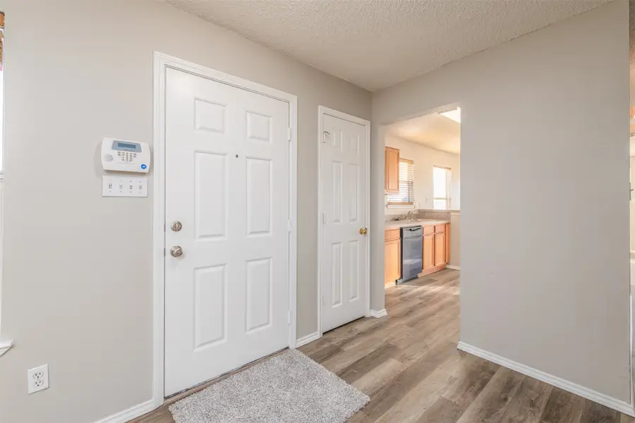 7550 Kings Trail, Fort Worth, TX 76133 - Image #2