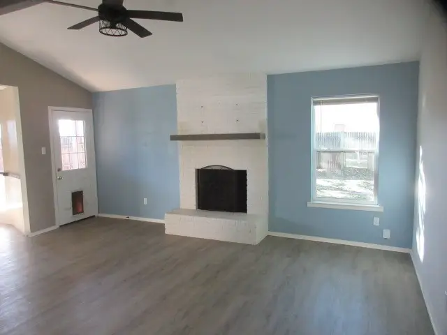 650 Deborah Court, Burleson, TX 76028 - Image #2