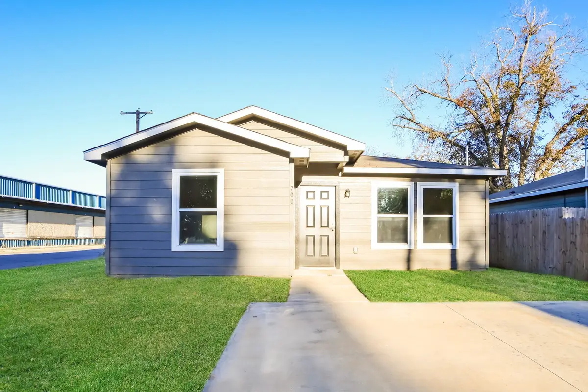 700 E Pecan Avenue, Waco, TX 76704 - Image #1