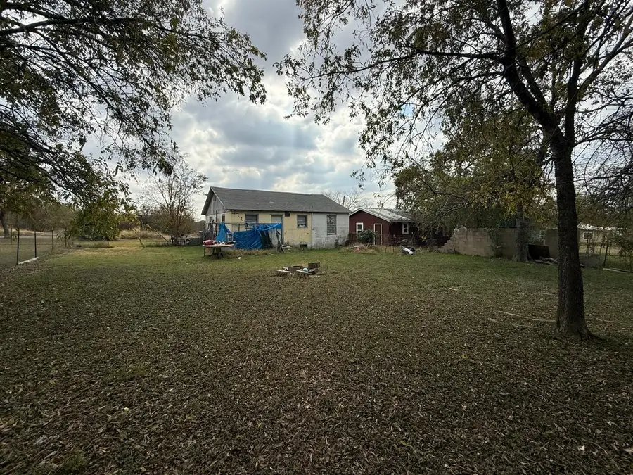642 E Lumpkin Street, Meridian, TX 76665 - Image #3