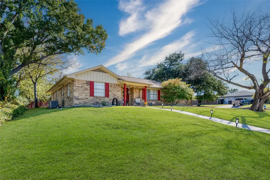 2000 Meadowcreek Drive, Plano, TX 75074 - Image #2