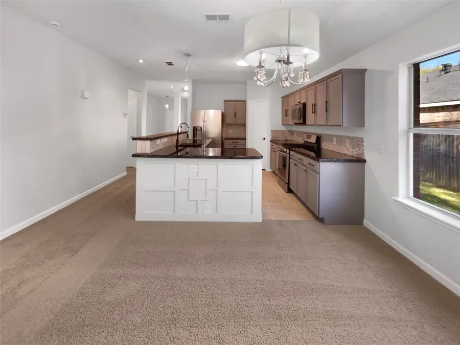 818 Creekside Drive, Glenn Heights, TX 75154 - Image #3