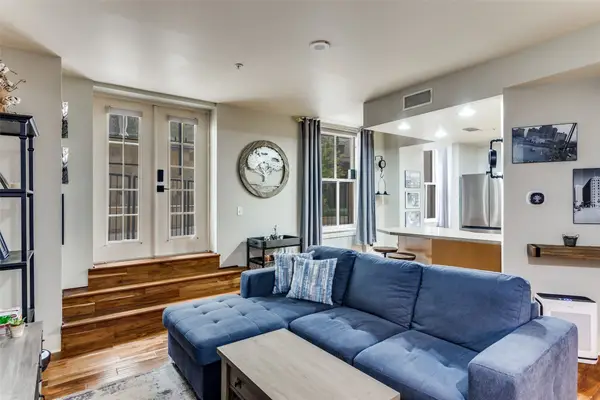 411 W 7th Street #203, Fort Worth, TX 76102