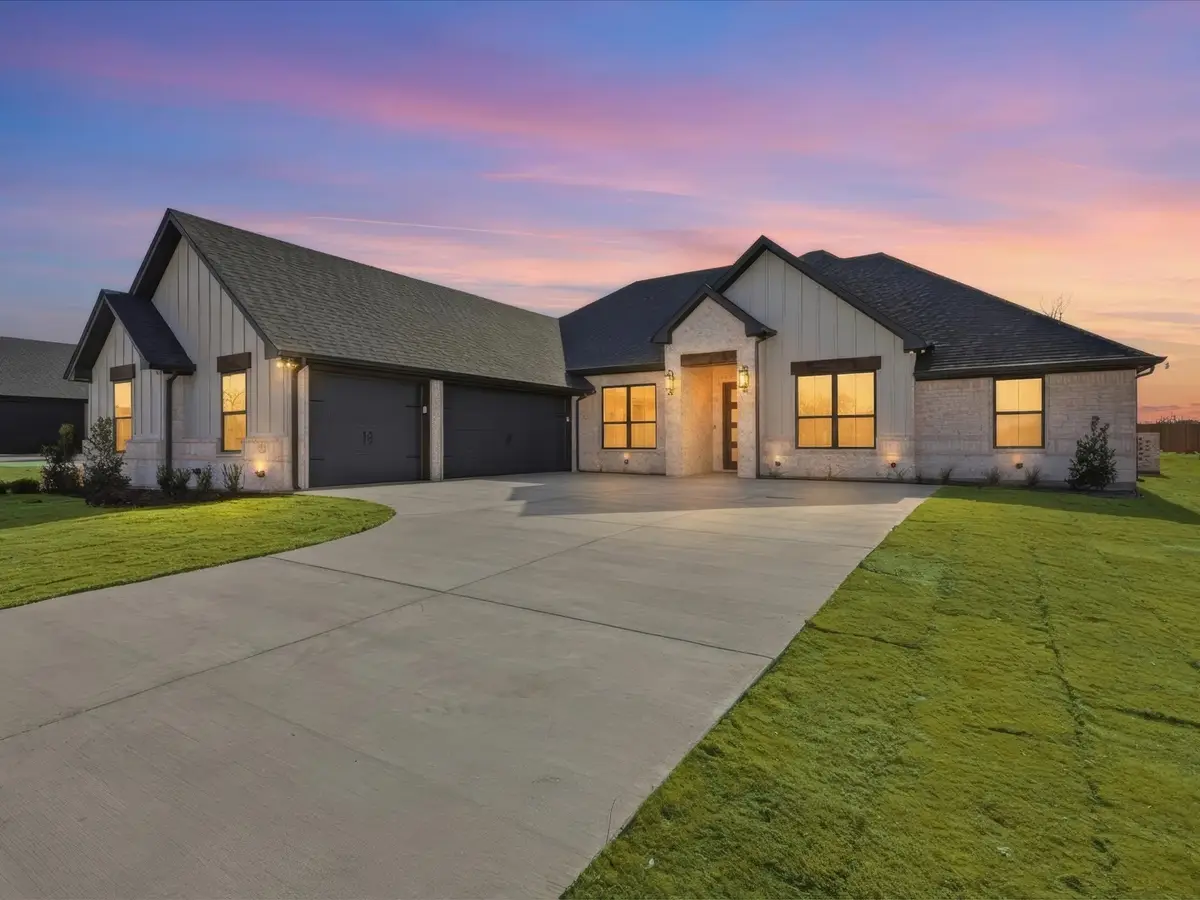 2152 Middlewood Circle, Granbury, TX 76049 - #1