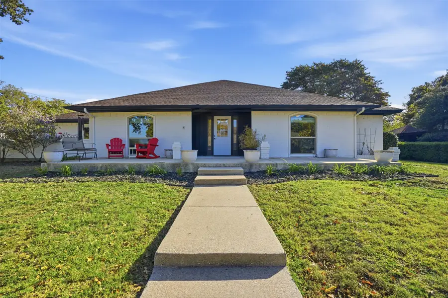 7924 Londonderry Drive, North Richland Hills, TX 76182 - Image #2