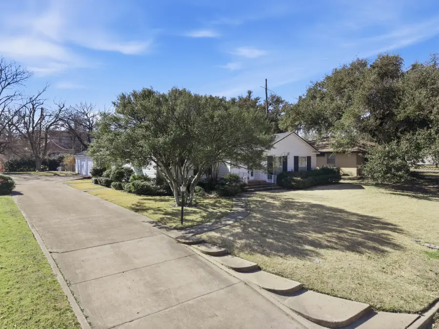 302 Carr Street, Hillsboro, TX 76645 - #3