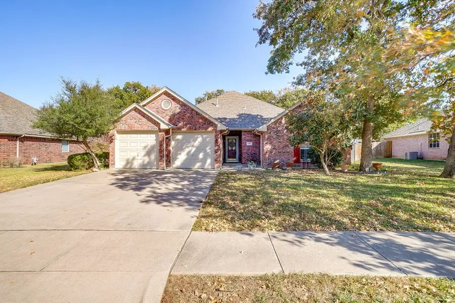 845 Royal Oak Lane, Burleson, TX 76028 - Image #2