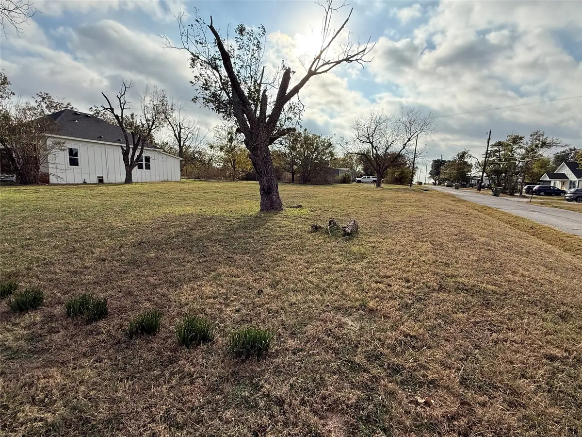 400 Charles Street, Riesel, TX 76682 - Image #1