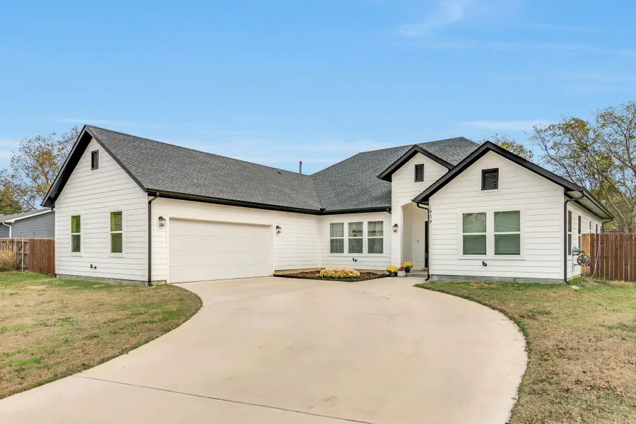 1909 Willowcrest Loop, Denton, TX 76205 - Image #2