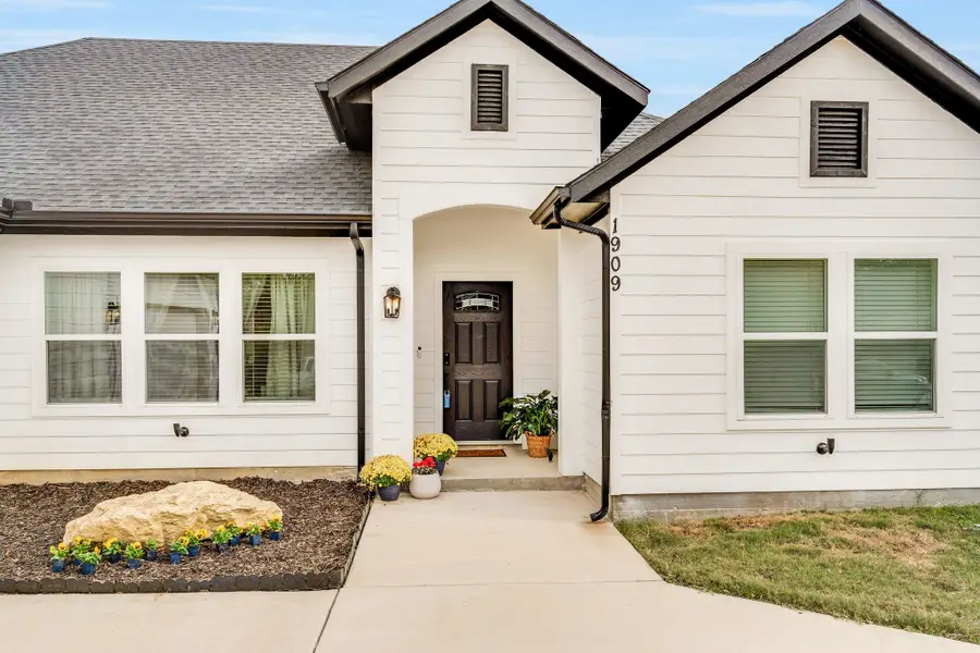 1909 Willowcrest Loop, Denton, TX 76205 - Image #3