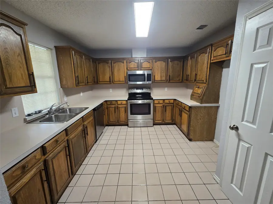 925 Shell Lane, Lancaster, TX 75146 - Image #2