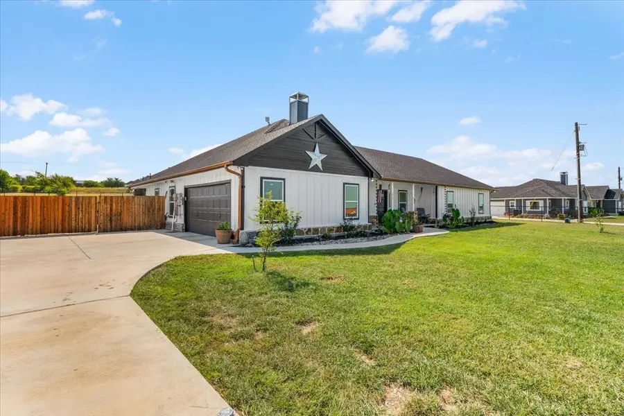 1072 Justin Drive, Springtown, TX 76082 - Image #3