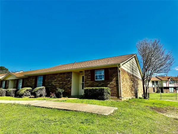 1 E Mountain Lane #33, Grand Prairie, TX 75052