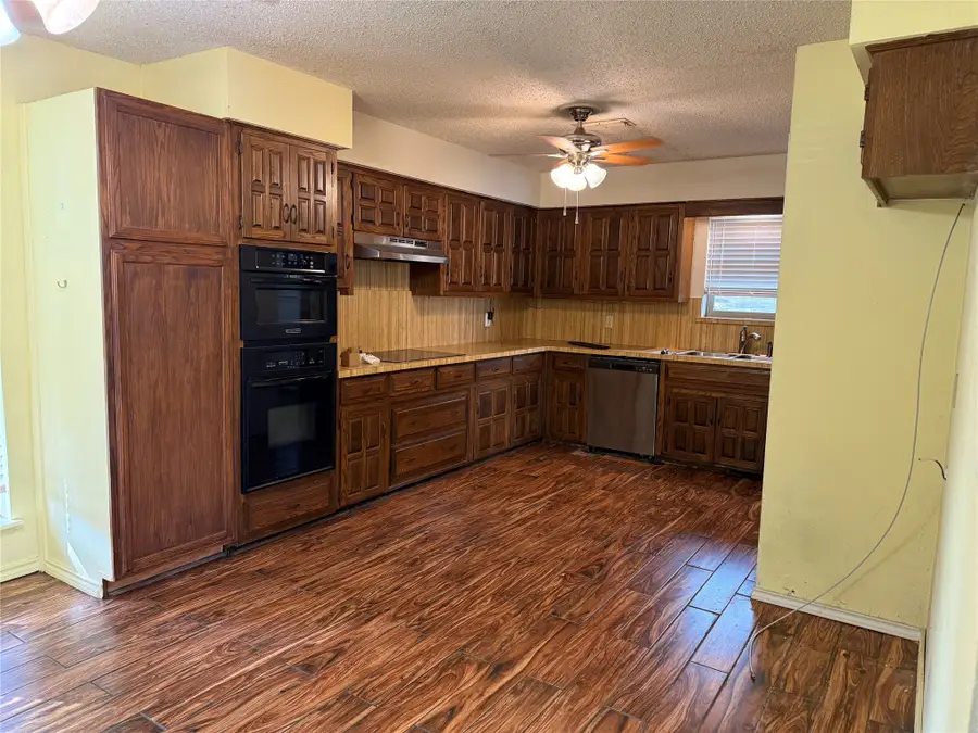 903 Emerson Drive, Allen, TX 75002 - Image #3