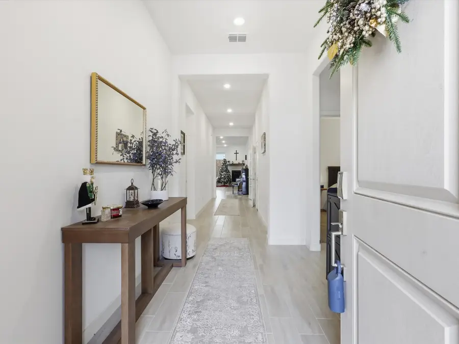 541 Breeds Hill Road, Little Elm, TX 75068 - Image #2