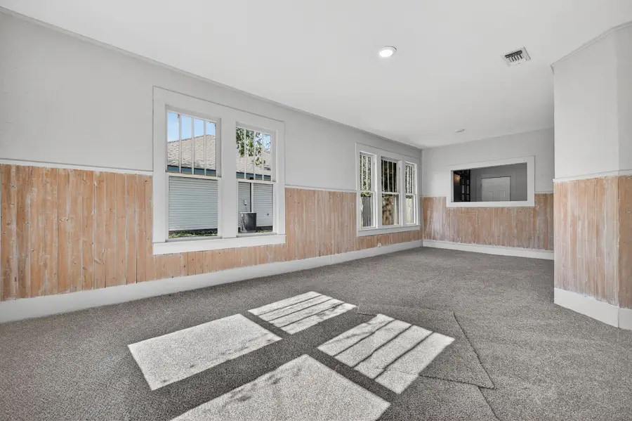 512 NW 9th Street, Mineral Wells, TX 76067 - Image #3