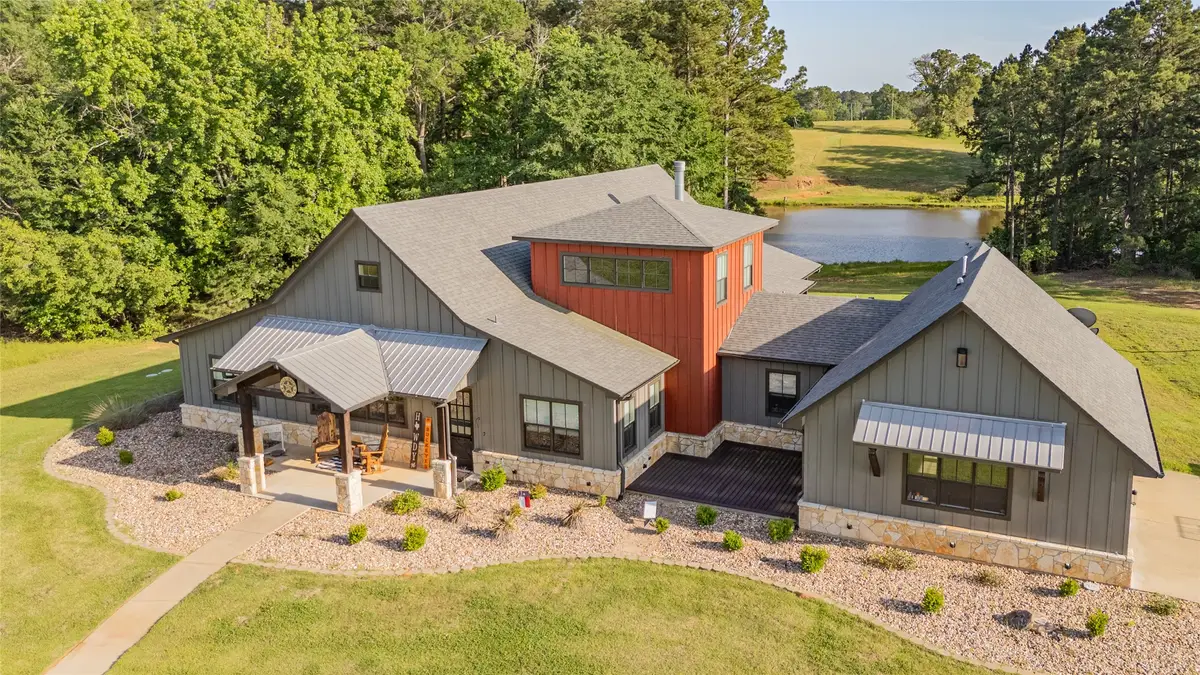 555 Hunt Drive, Gladewater, TX 75647 - Image #1