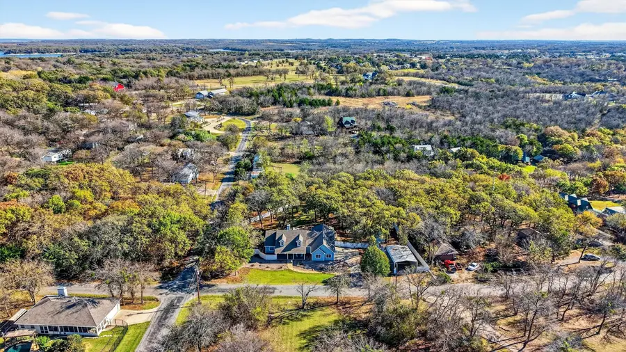 380 Crescent Drive, Pottsboro, TX 75076 - Image #2