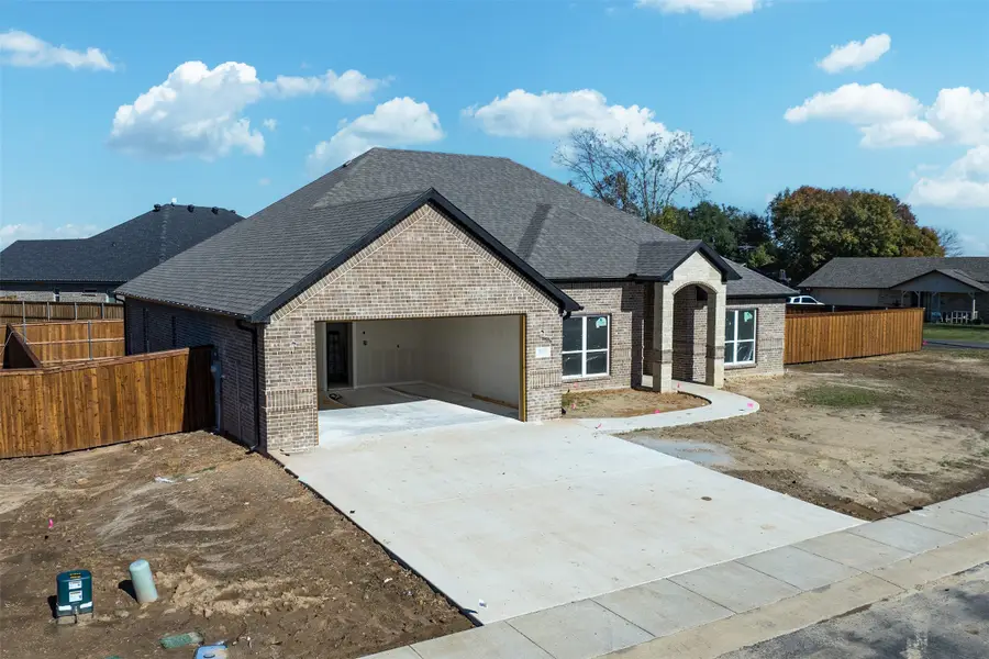 502 Limestone Circle, Mabank, TX 75147 - Image #2