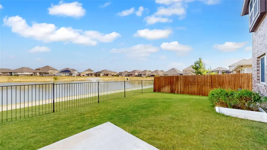 9709 Athens Drive, Justin Roanoke, TX 76226 - Image #2