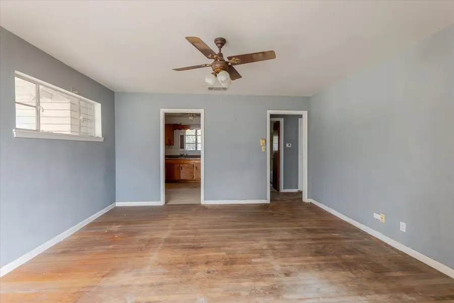 1213 S Lamar Street, Weatherford, TX 76086 - Image #2