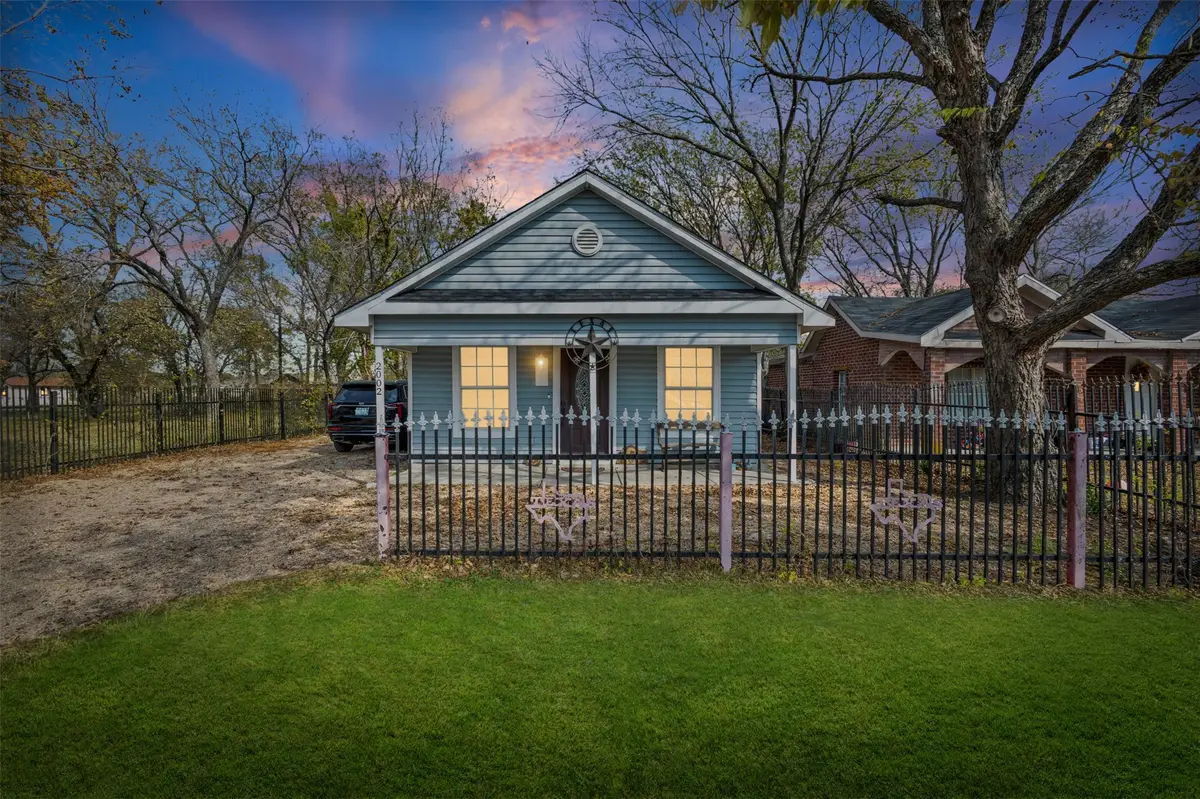 2002 NE Main Street, Ennis, TX 75119 - Image #1