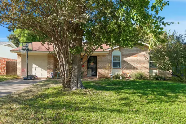 562 W Ferndale Lane, Grand Prairie, TX 75052