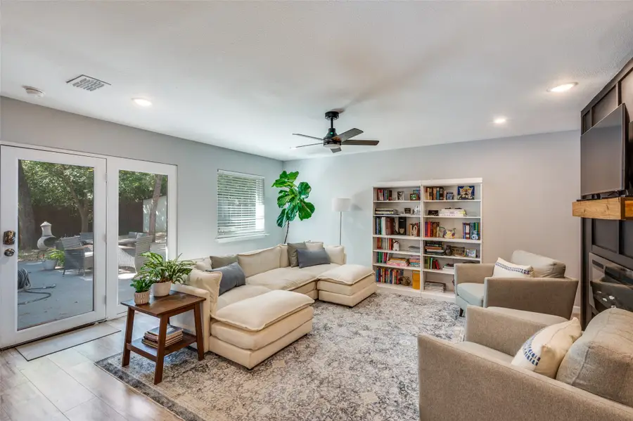 105 Shadow Lane, Euless, TX 76039 - Image #3