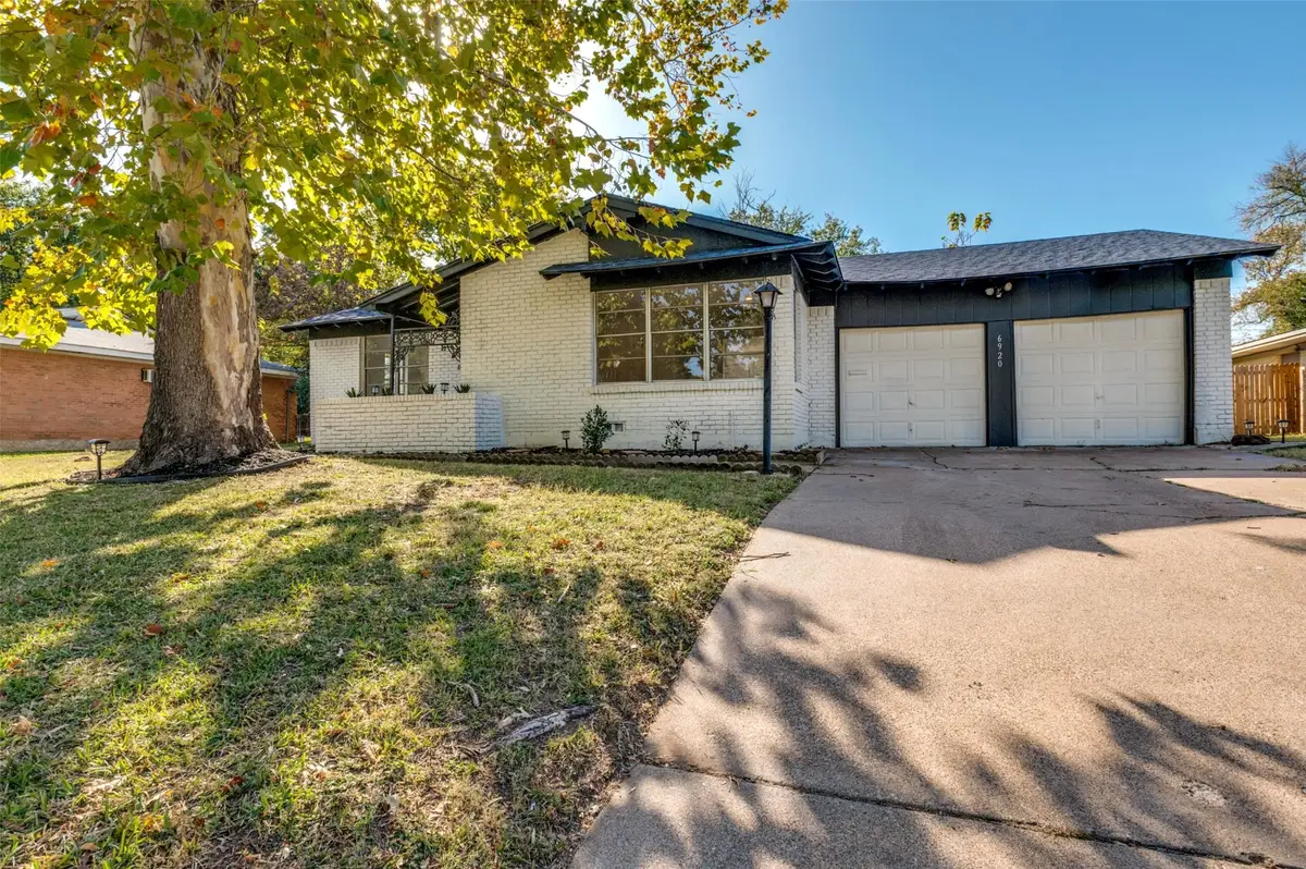 6920 Robinhood Lane, Fort Worth, TX 76112 - Image #1