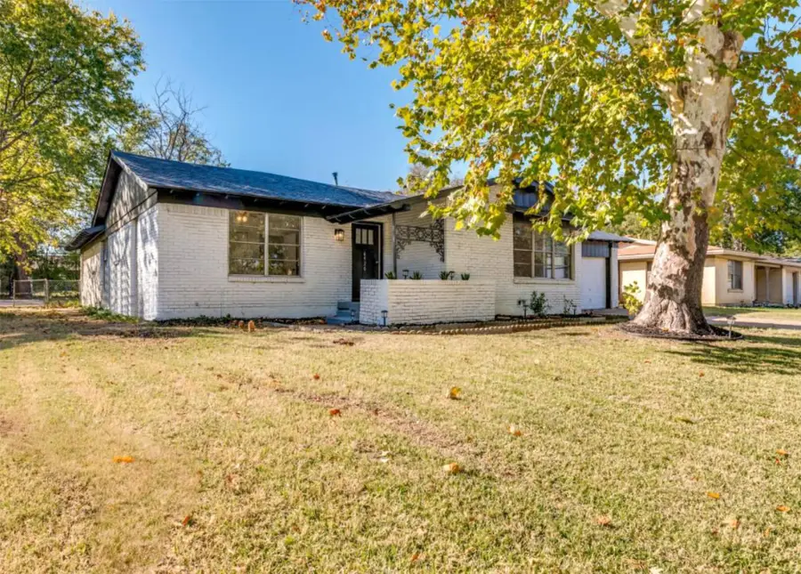 6920 Robinhood Lane, Fort Worth, TX 76112 - Image #2