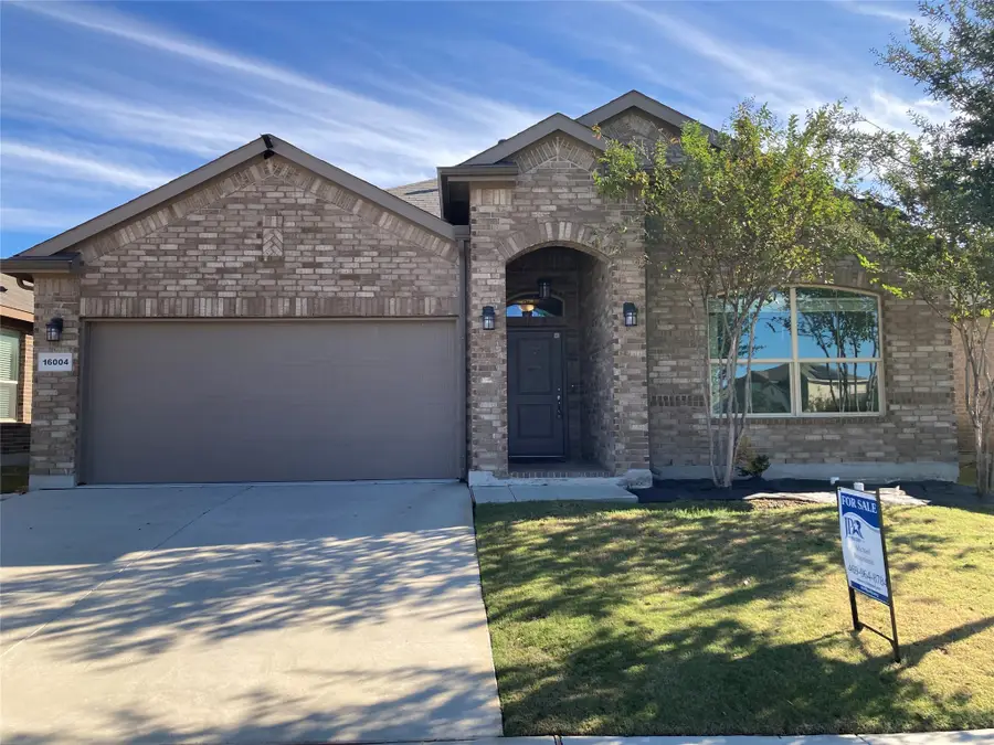 16004 Farringdon Street, Justin Roanoke, TX 76247 - Image #2