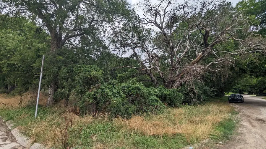 1214 Witherspoon, Gainesville, TX 76240 - Image #2