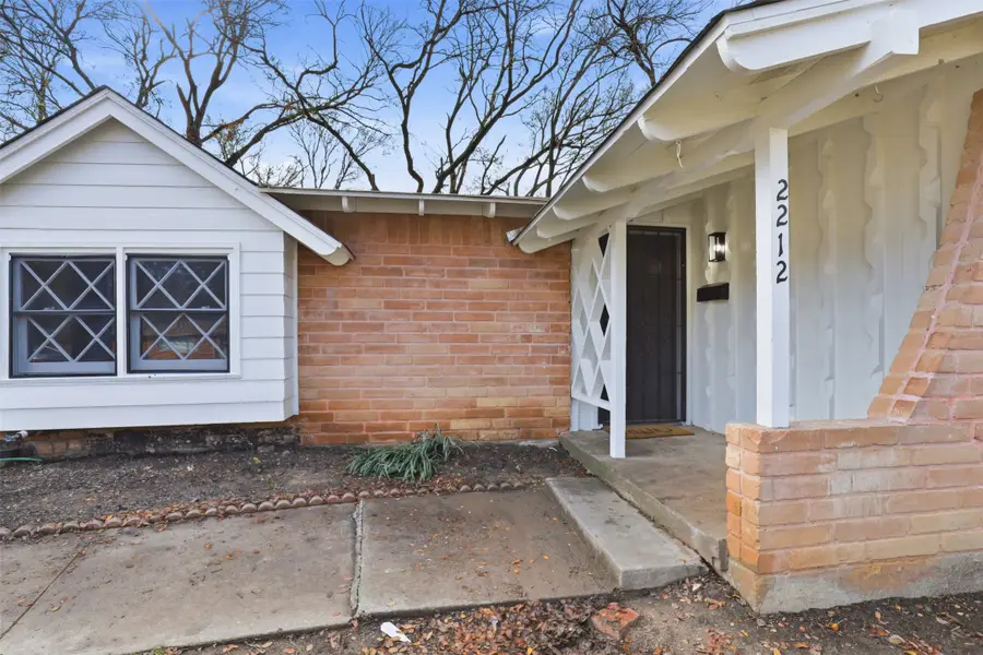 2212 Briardale Road, Fort Worth, TX 76119 - Image #3