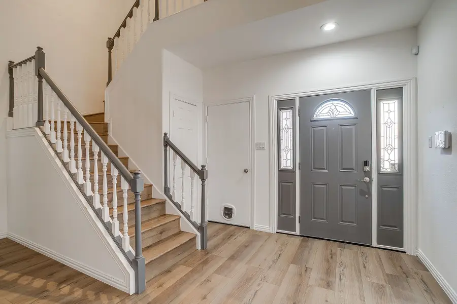 221 Cimarron Trail #1, Irving, TX 75063 - Image #3