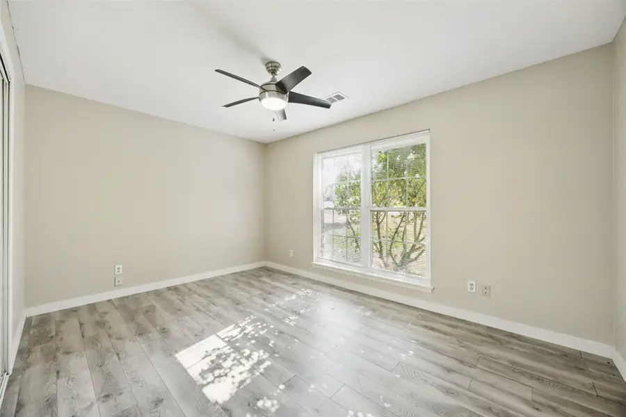 702 Shelmar Drive, Euless, TX 76039 - Image #3