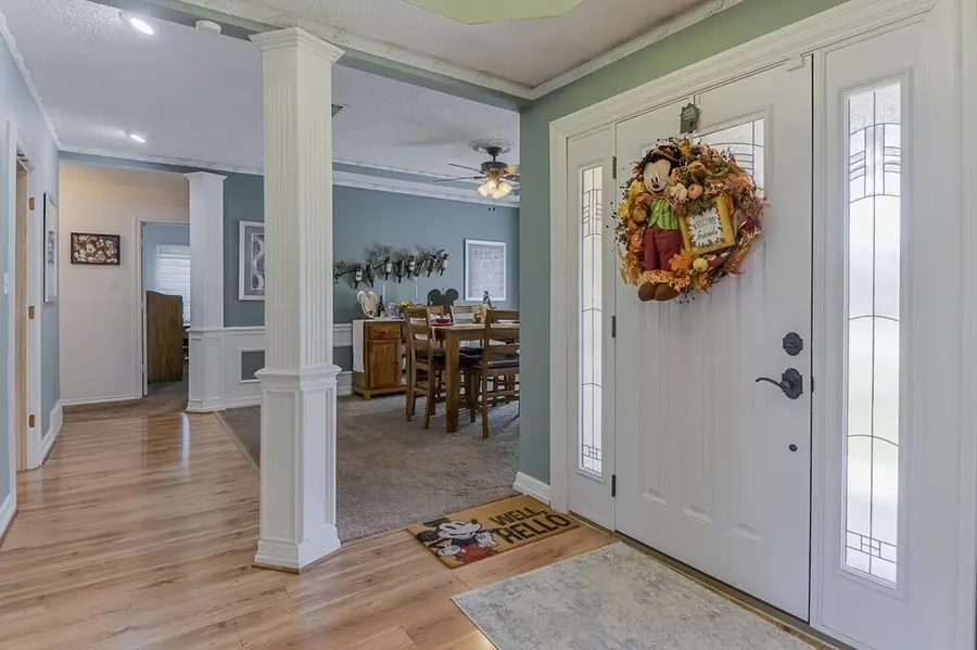 813 Shady Creek Drive, Kennedale, TX 76060 - Image #2