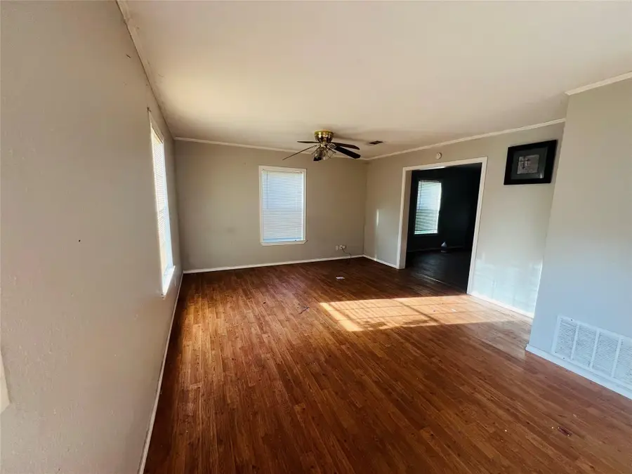 560 NW 6th, Paris, TX 75460 - Image #2