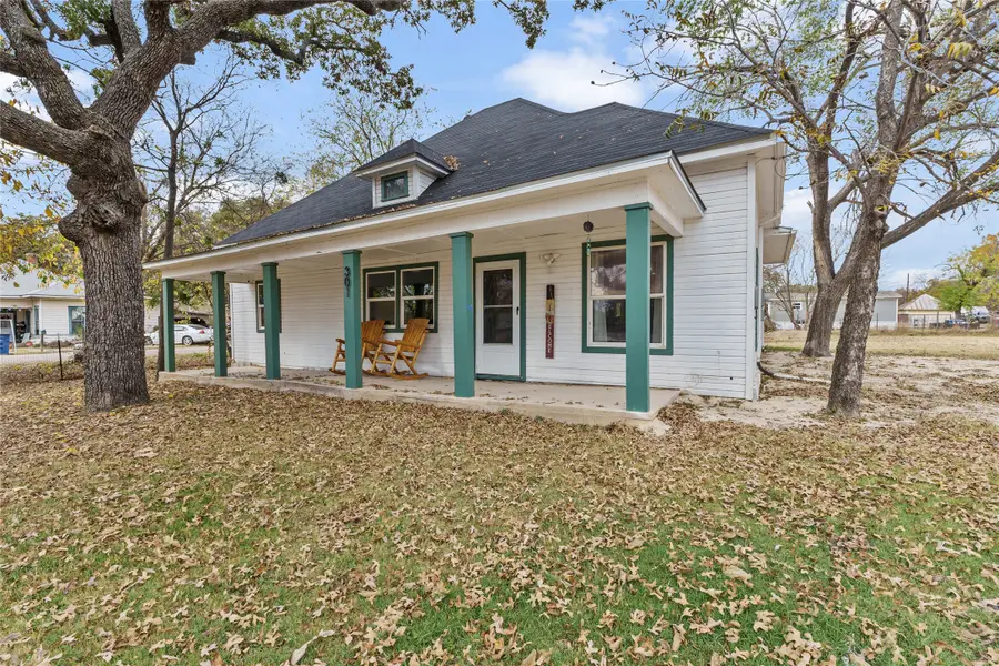 301 Ne 1st Street, Cross Plains, TX 76443 - Image #2