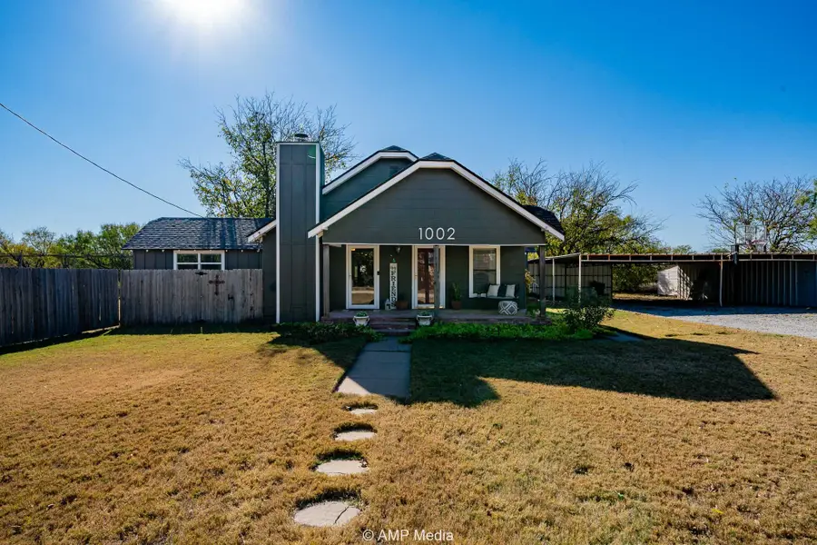 1002 Maple Street, Stamford, TX 79553 - Image #2