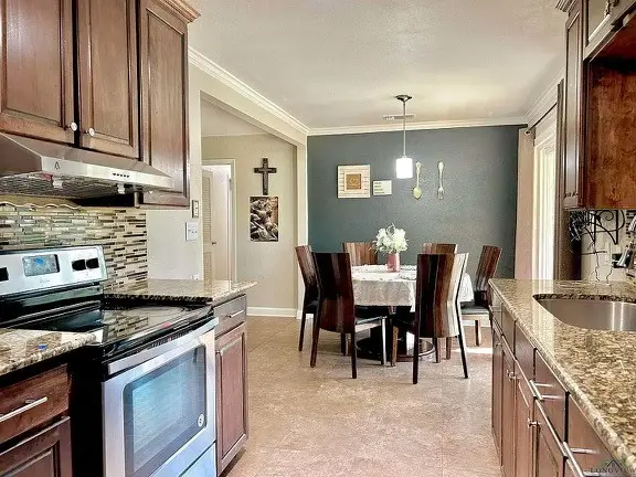 211 Paris Street, Longview, TX 75604 - Image #2