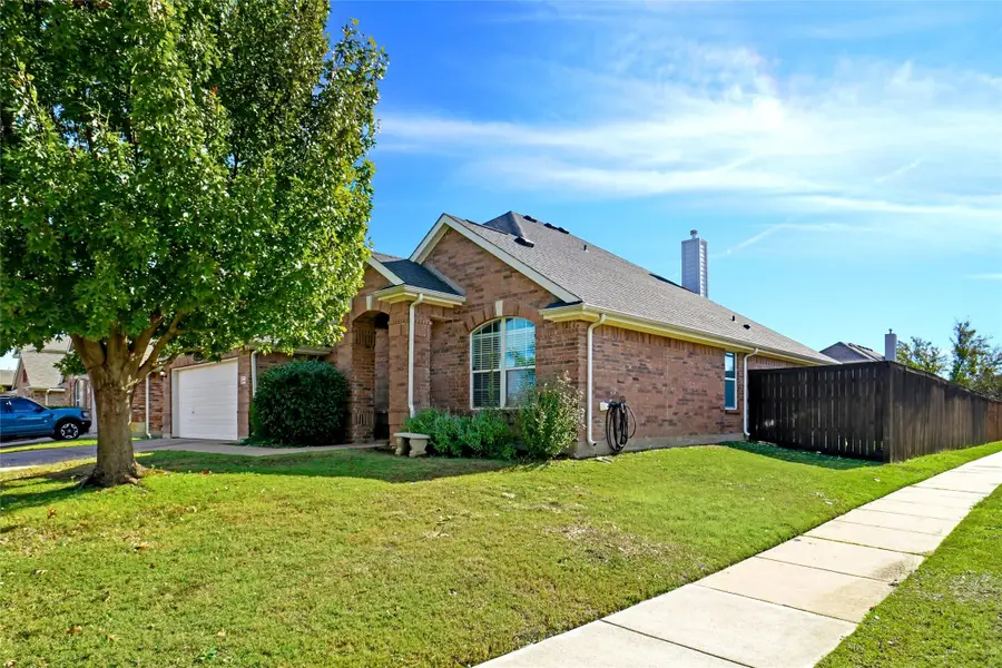 4000 Elmgreen Drive, Justin Roanoke, TX 76262 - Image #2