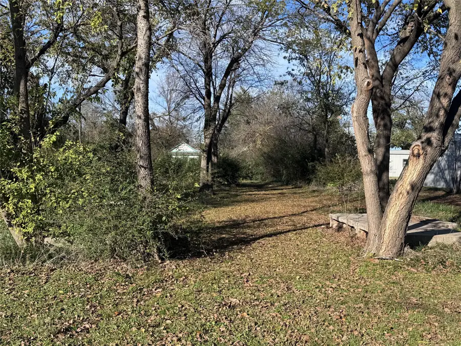 105 3rd Street, Valley View, TX 76272 - Image #2