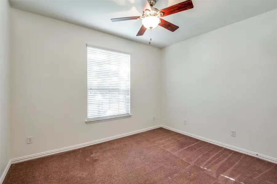 2301 Prairie Glen Street, Lewisville, TX 75056 - Image #2