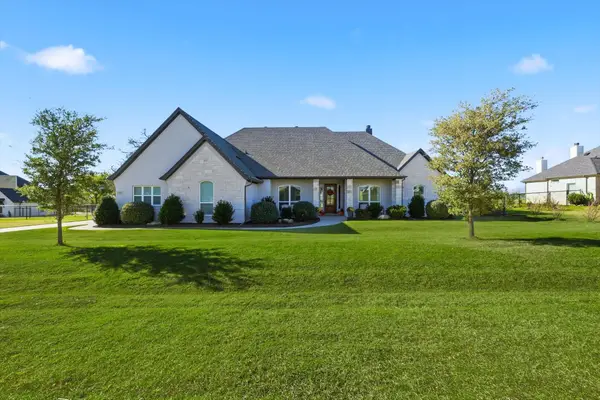 235 Columbia Court, Springtown, TX 76082