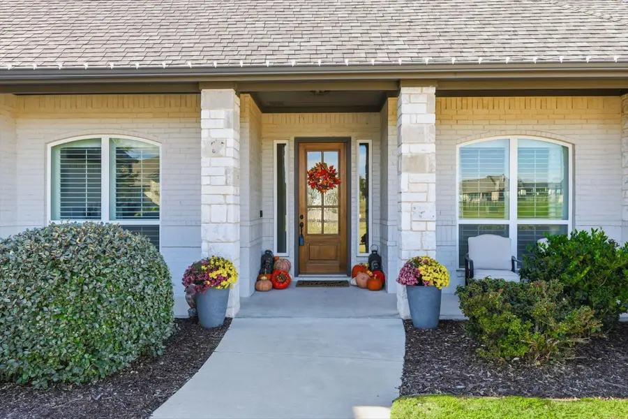 235 Columbia Court, Springtown, TX 76082 - Image #2