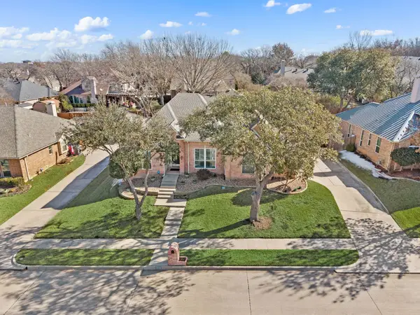 8608 Twisted Oaks Way, North Richland Hills, TX 76182