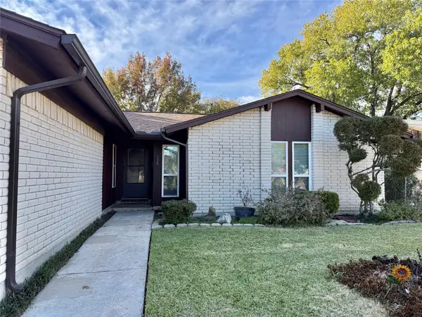 136 Village Drive, Lewisville, TX 75067