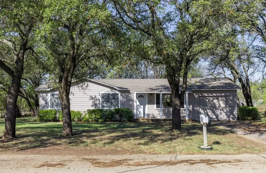 1115 Phillips Drive, Brownwood, TX 76801 - Image #2