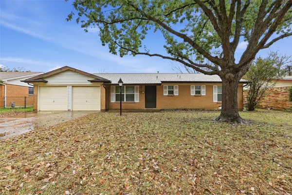 214 Jill Ann Drive, Burleson, TX 76028